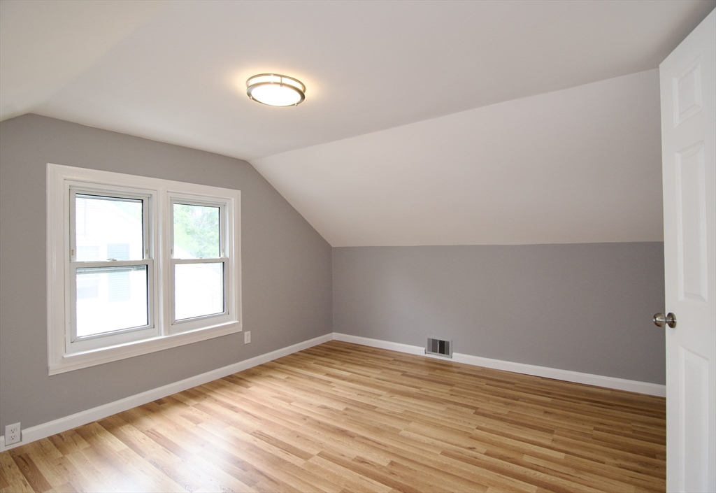 63 Grandview St, East Forest Park