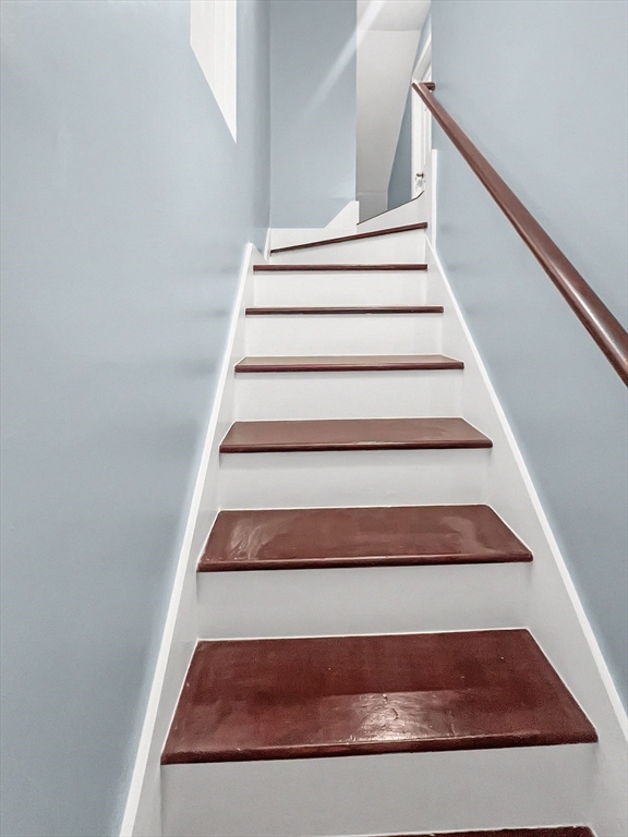 75 Mendon Rd, Attleboro