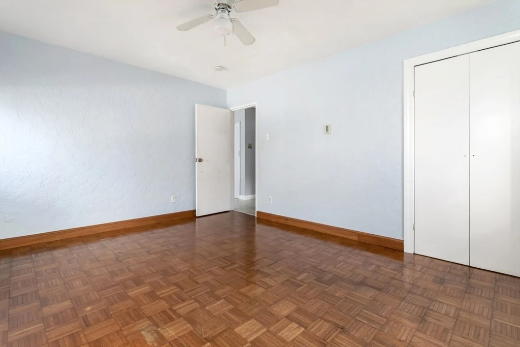 222 Winthrop Shore Dr, Winthrop