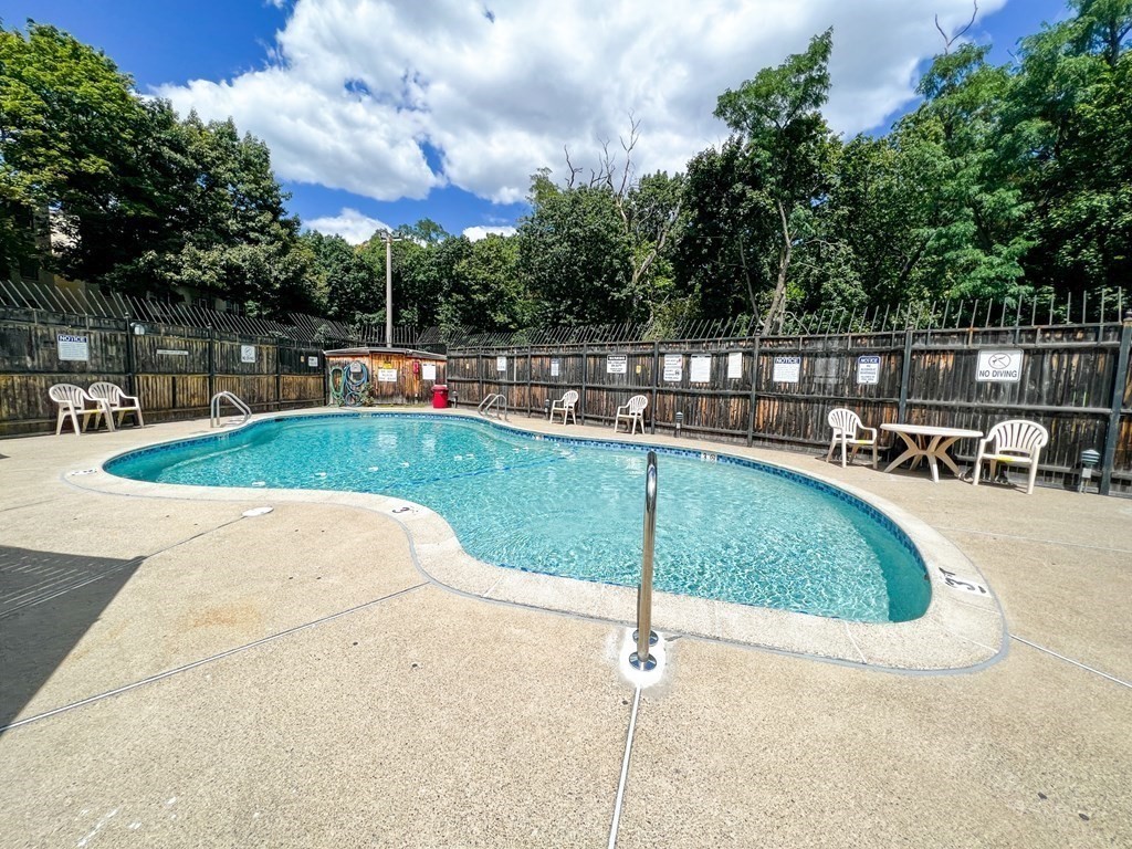 1427 Commonwealth Ave, Allston