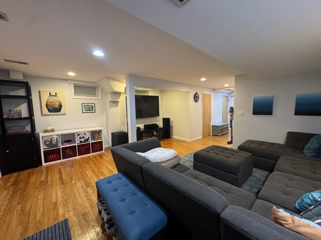 45 Dexter Rd, Newtonville