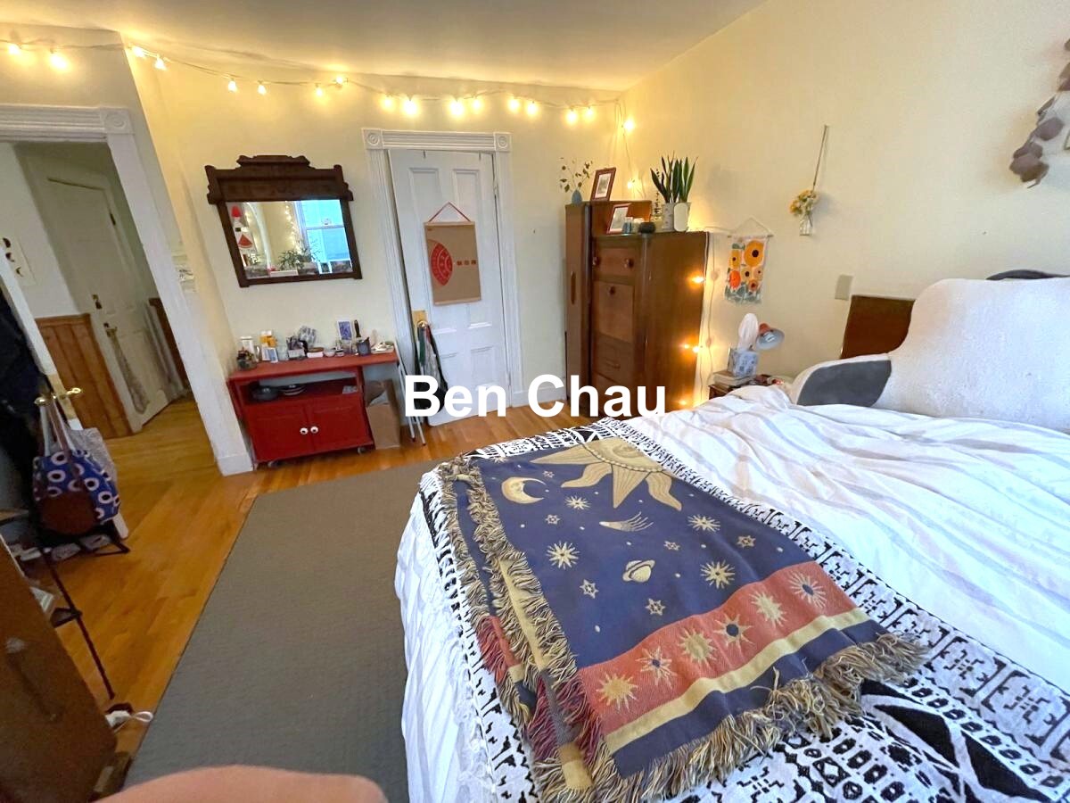 168 Putnam Ave, Riverside