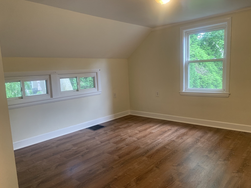 77 Hartford St, Newton Highlands