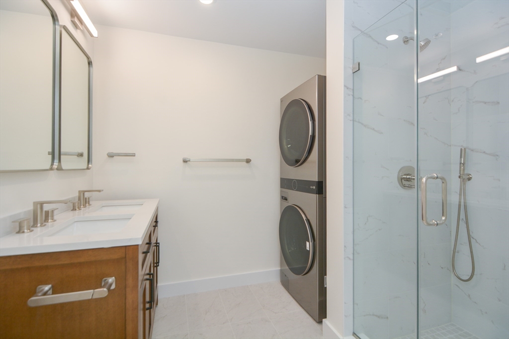 9 State St, Marblehead