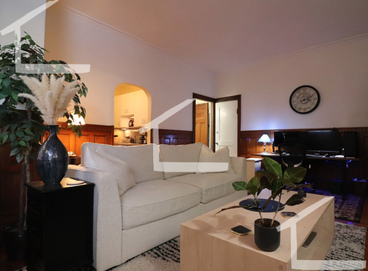 1748 Beacon St, Brookline