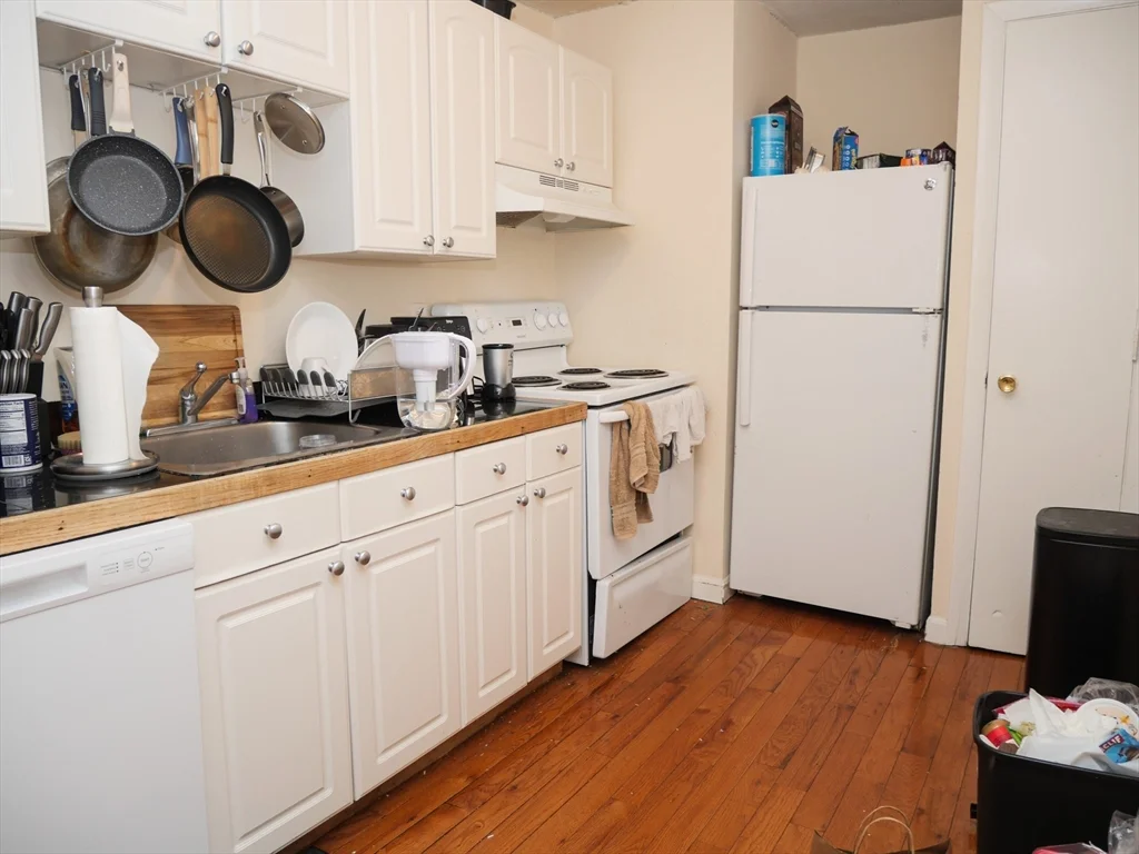 1039 Commonwealth Ave, Allston