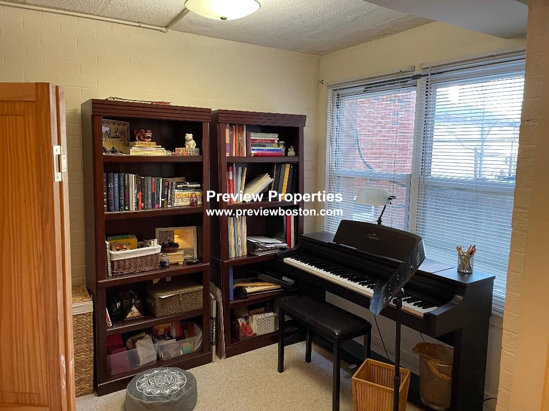 12 Commonwealth Ct, Brighton