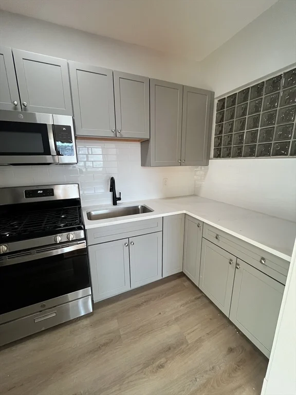 108 Bristol Rd, Somerville