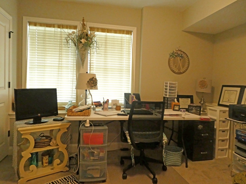 26 Daisy Ln, Plymouth