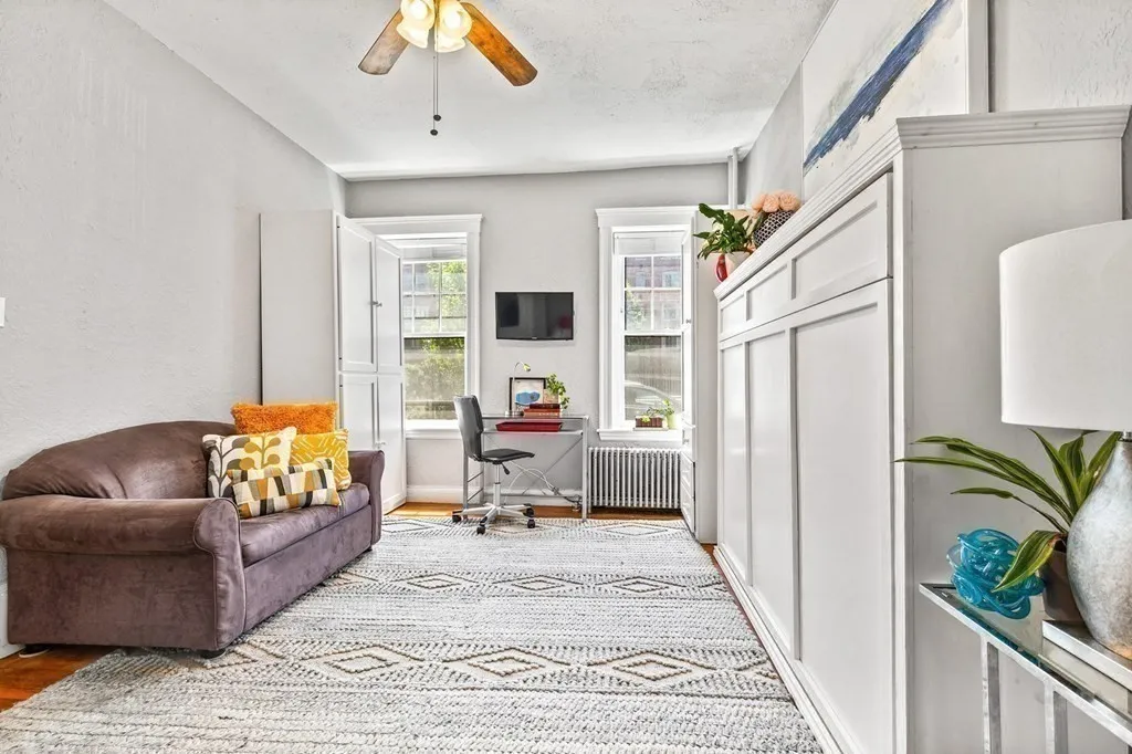 1945 Commonwealth Ave, Brighton