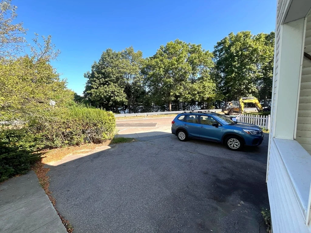 105 Shore Dr, Ten Hills