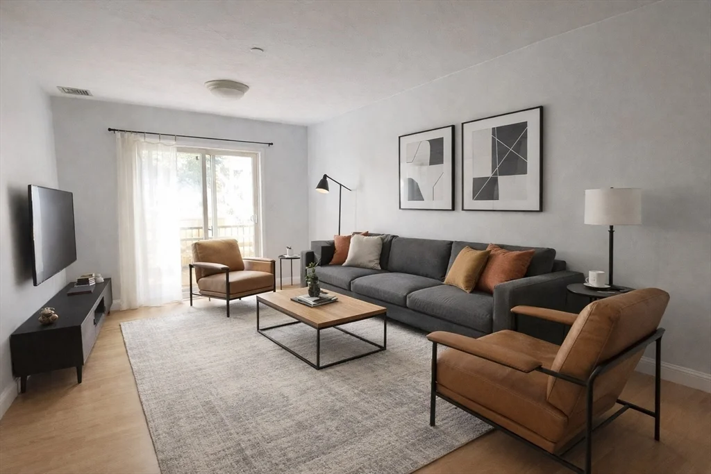 111 West 8th St, South Boston