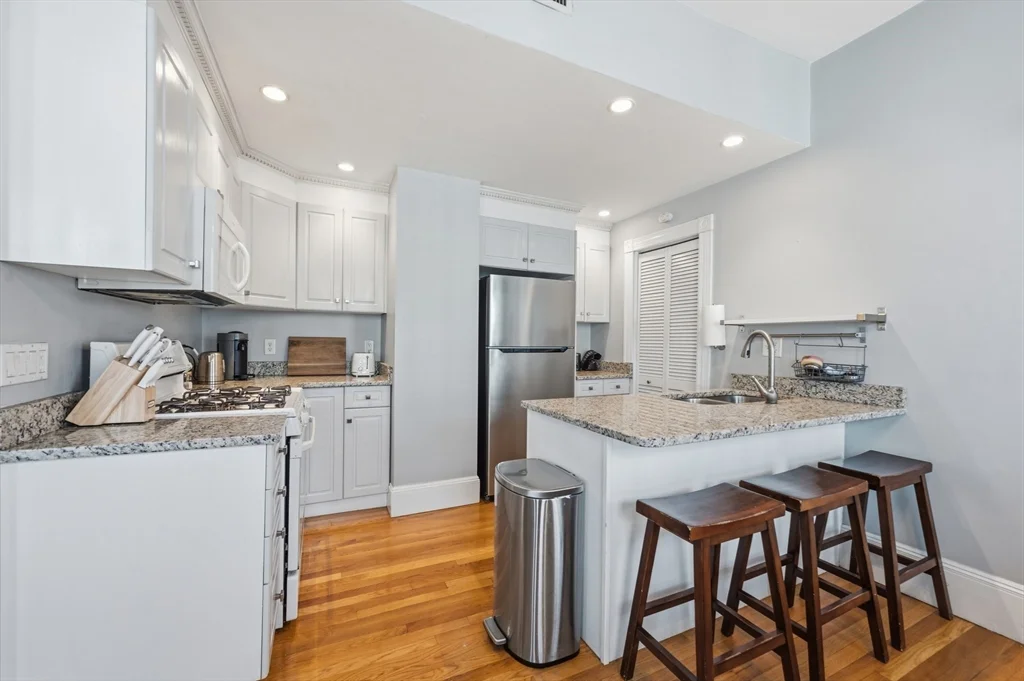 627 E 6th St, South Boston