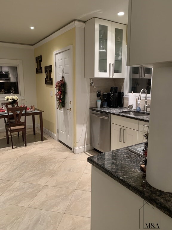 7 Monastery Rd, Brighton