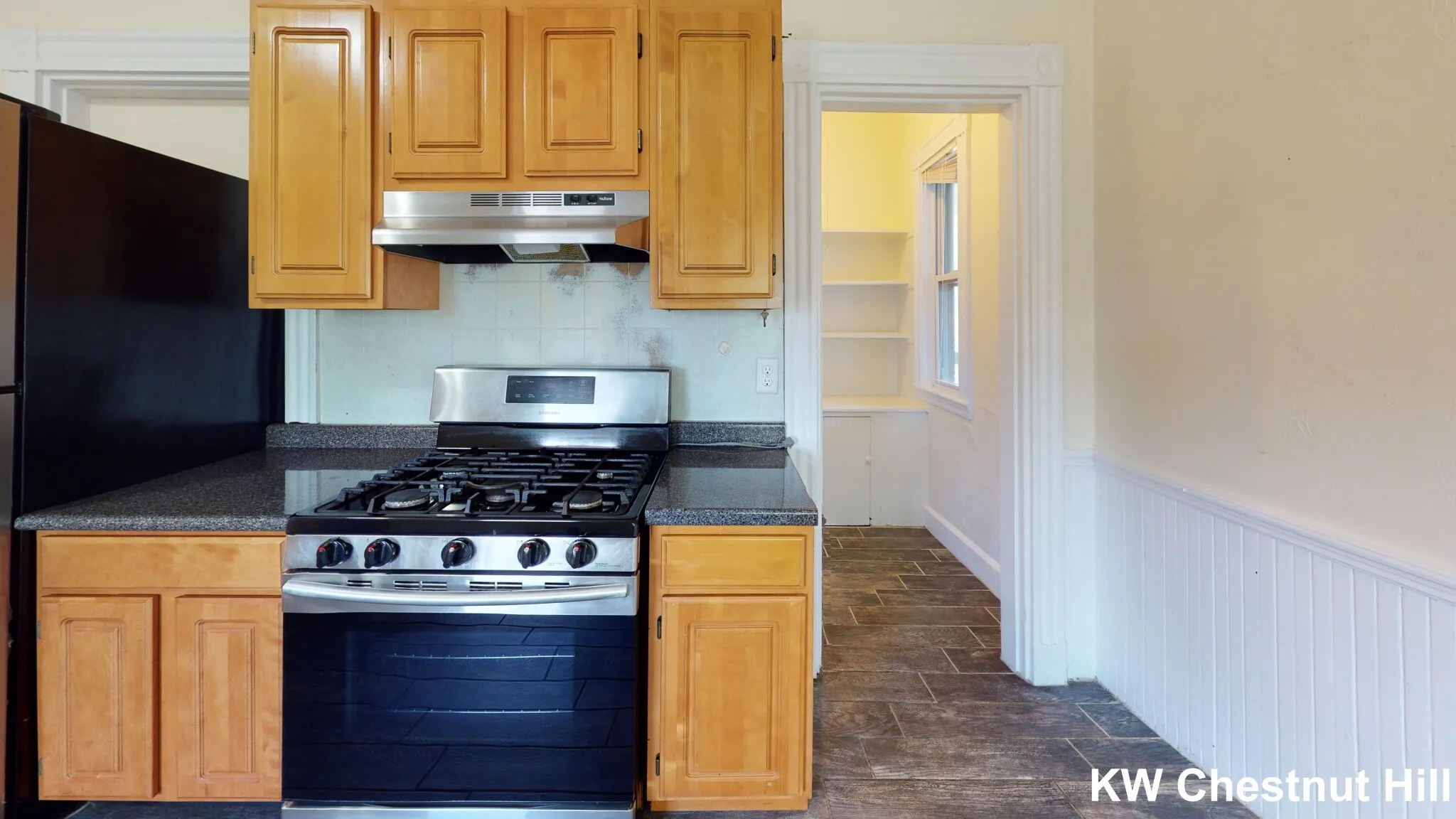 7 Sunset St, Mission Hill