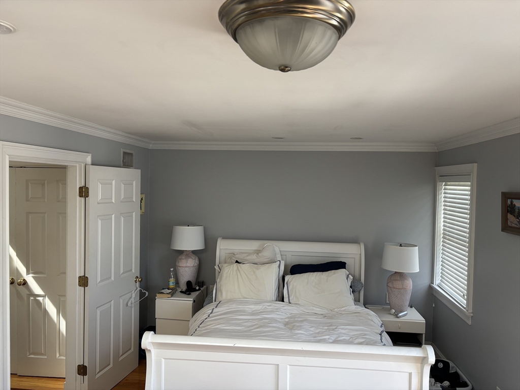 160 1/2 H St, South Boston