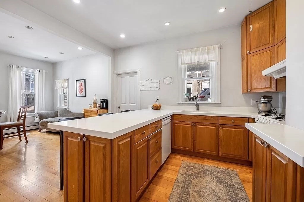 866 East 5th, South Boston