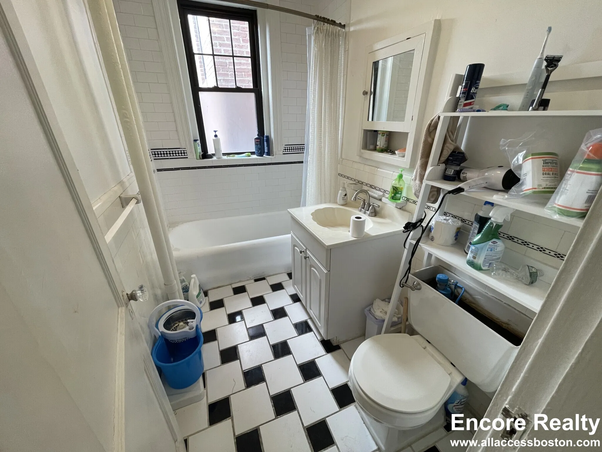 185 Chestnut Hill Ave, Brighton