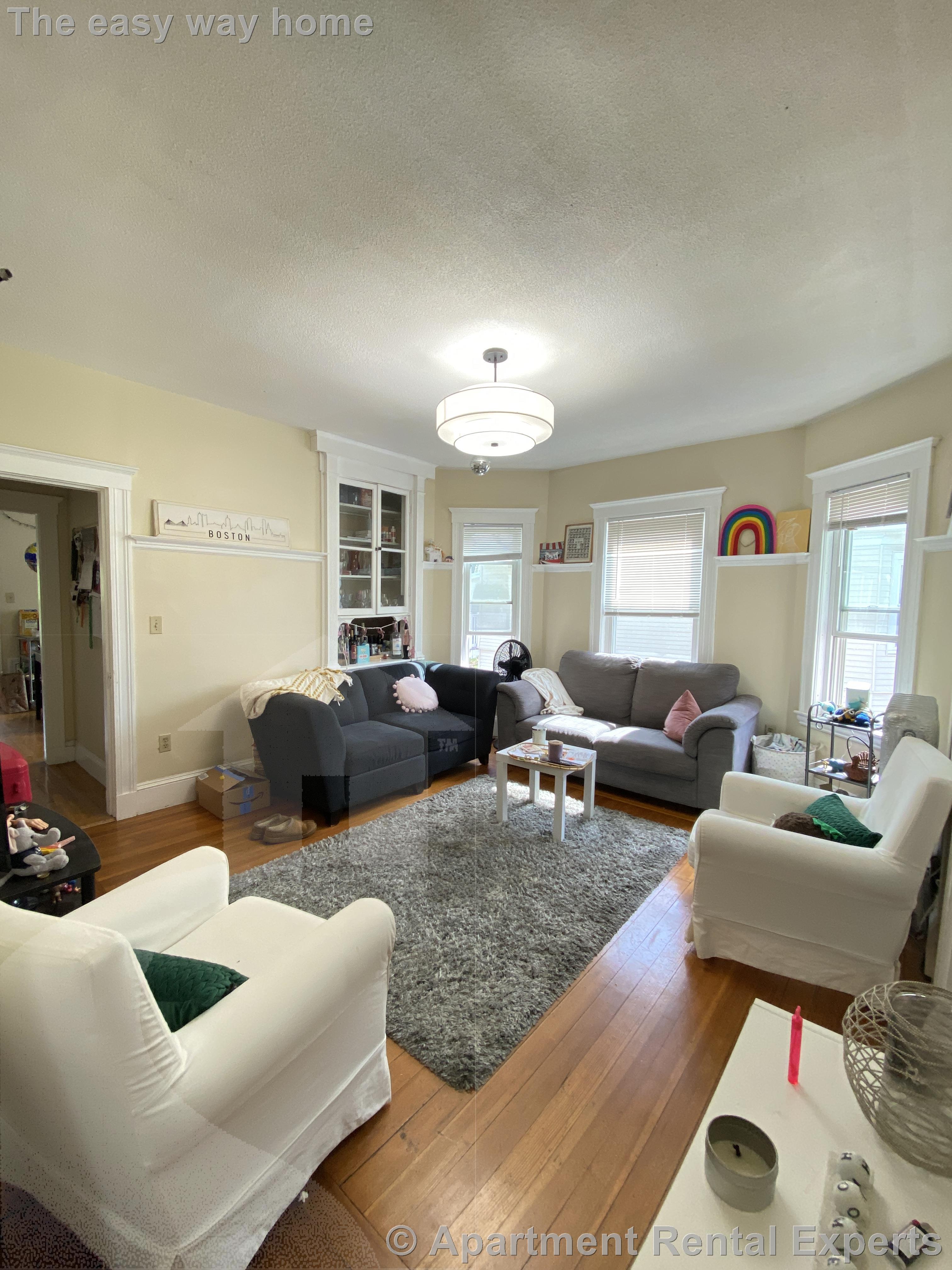 270 Harvard St, Tufts