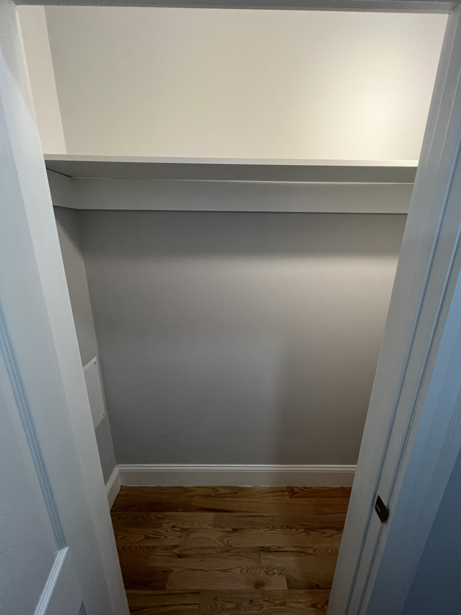 372 Oxford St, Ward Two