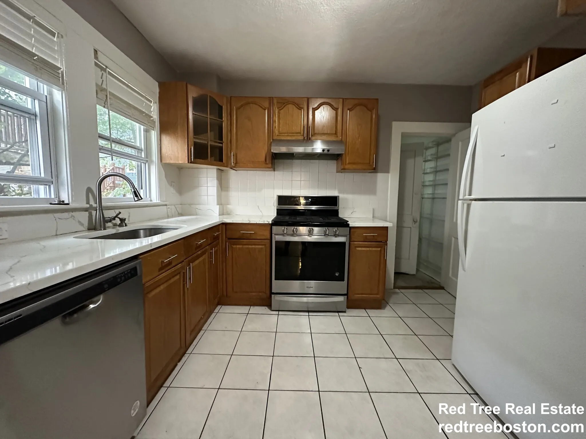 42 Day St, Jamaica Plain