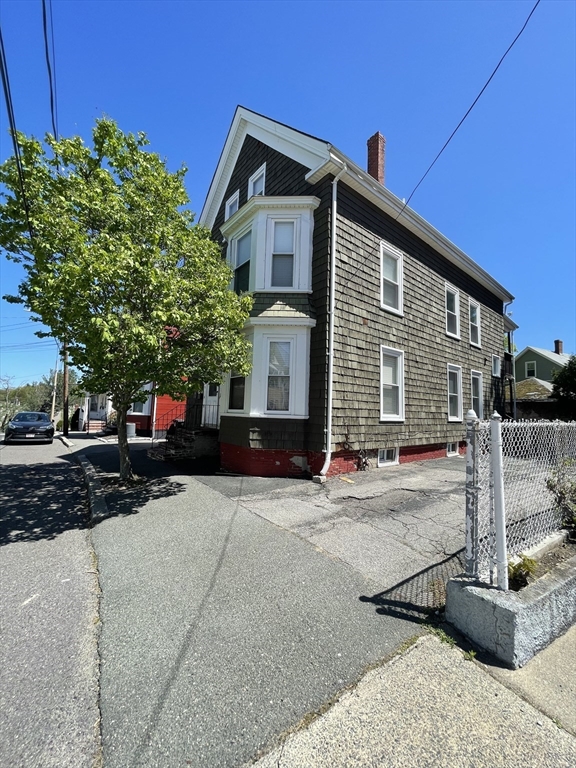 9 Cushing St, Salem