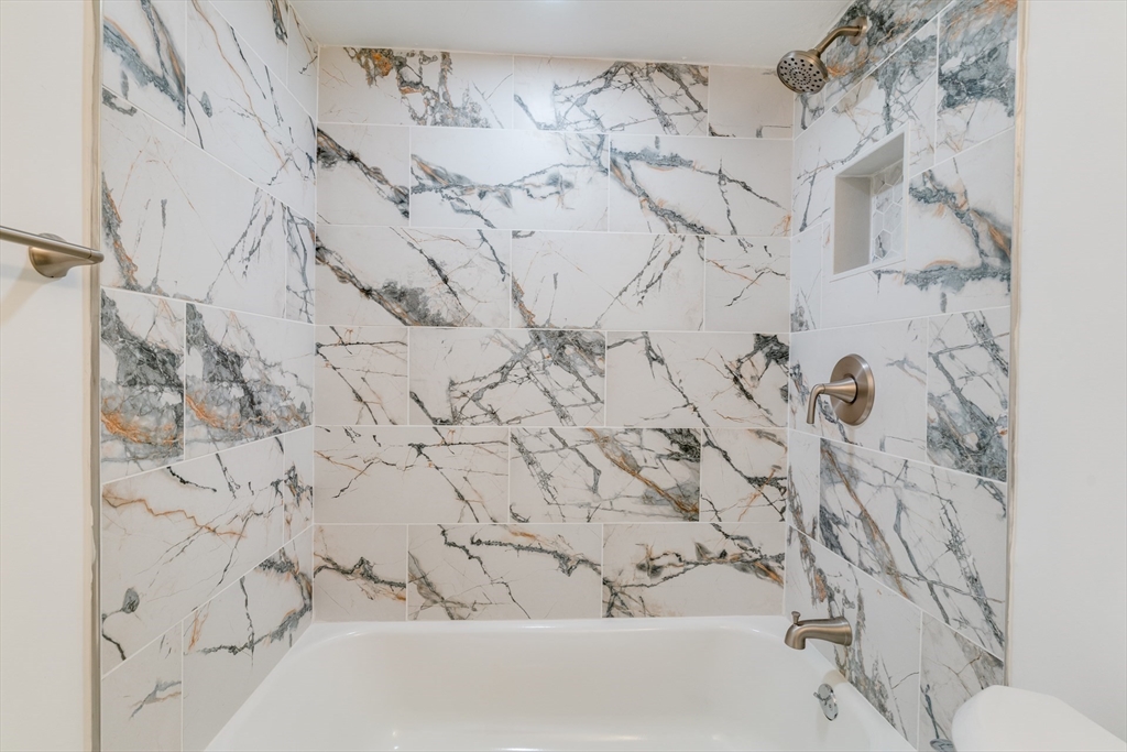 20 Brian Dr, Stoughton