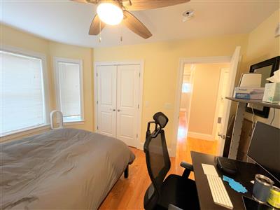 90 Holland St, Davis Square