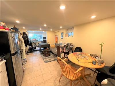 61 Walden St, Neighborhood Nine