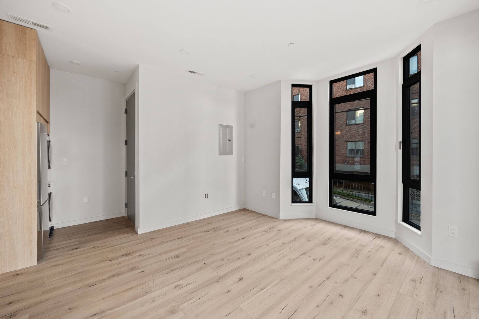 6 National St, South Boston