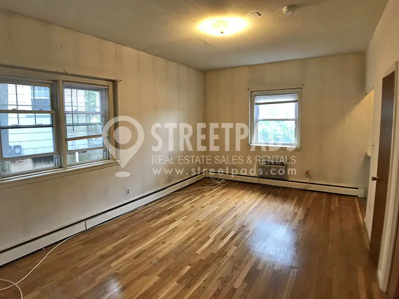 2018 Commonwealth Ave, Brighton