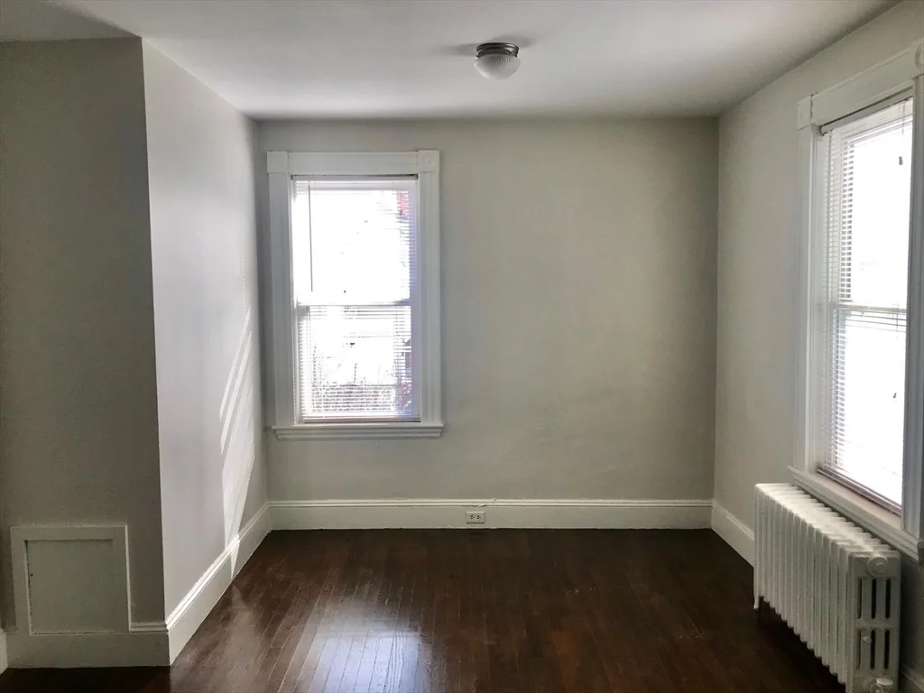 11 W Elm Ave, Quincy