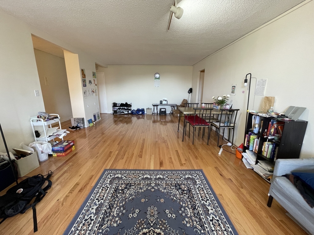 33 Pond Ave, Brookline