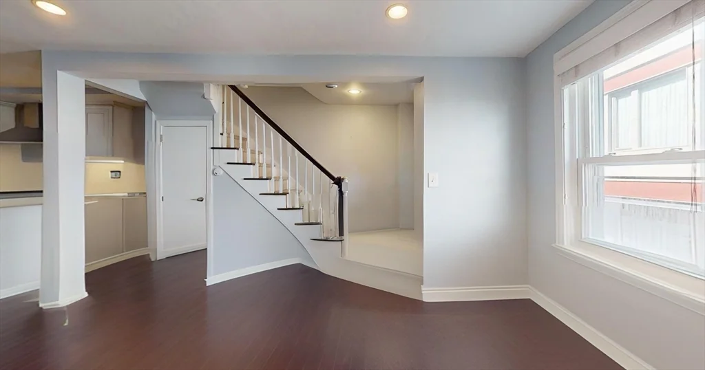 215 Bolton, South Boston