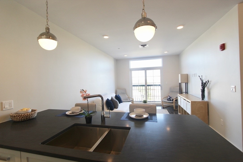 434 Mcgrath Highway, Prospect Hill