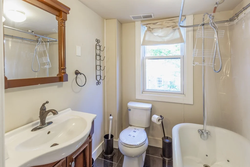 44 Russell St, Downtown