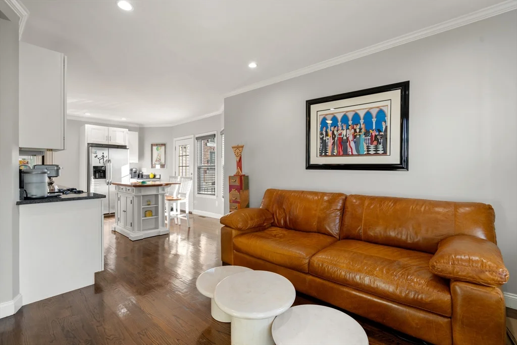 32 East Chestnut St, Sharon