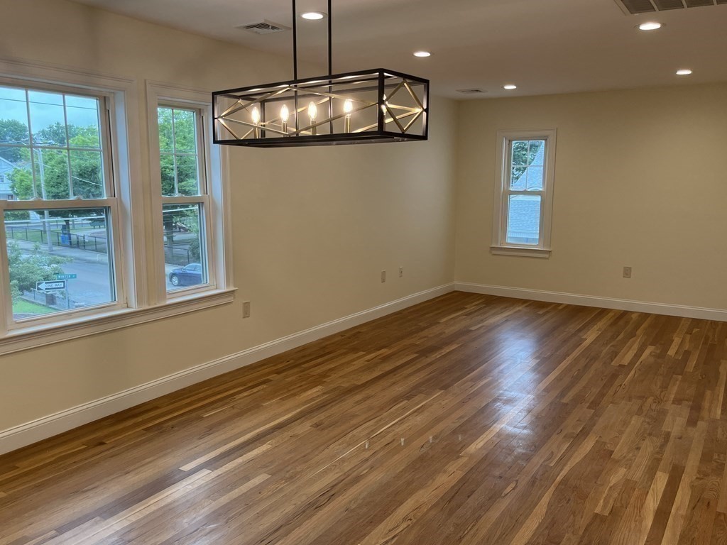 8 Lyman Ave, Medford