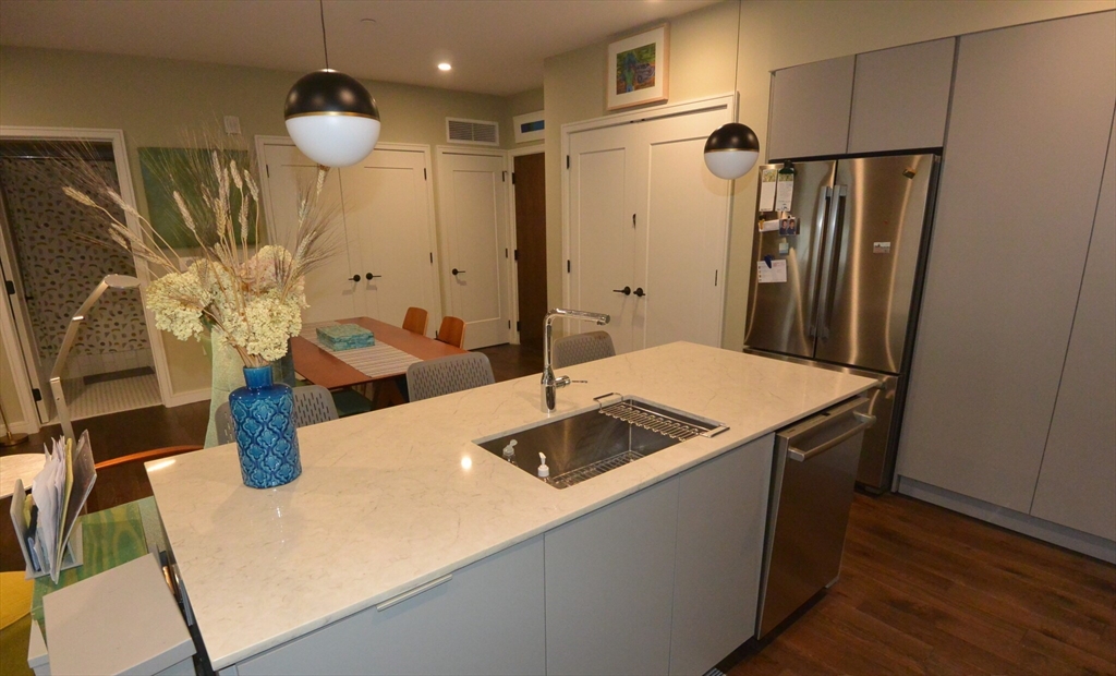 45 Burnett St, Jamaica Plain