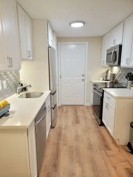 10 Walden Dr, Natick