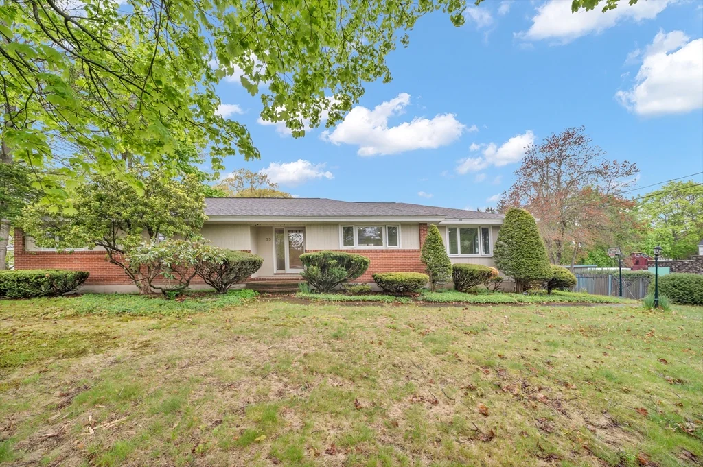 35 Peters St, North Andover