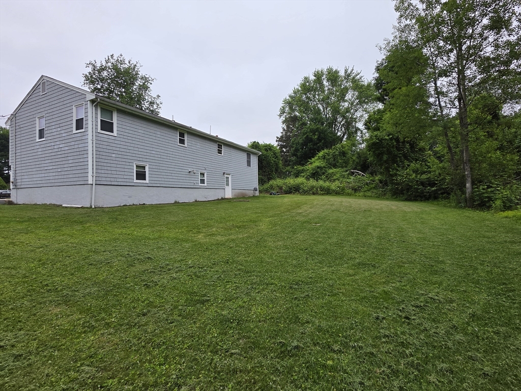 4 Hickey Dr, Framingham