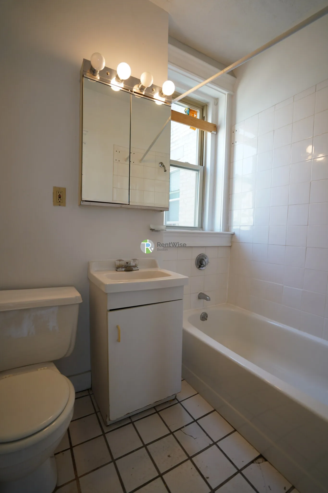 1677 Commonwealth Ave, Brighton