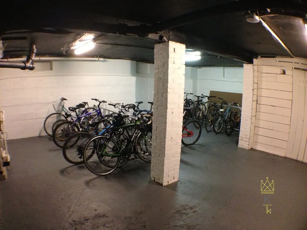 210 Winthrop Rd, Aspinwall Hill