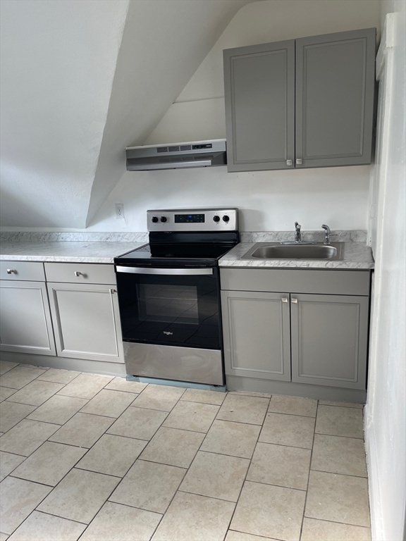 67 Saunders St, Lawrence