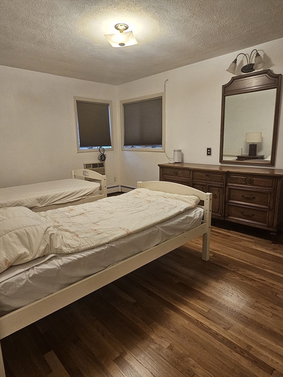 11 Renee Ter, Newton