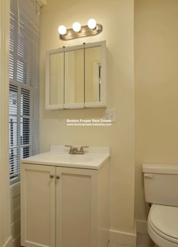 24 Joy St, Beacon Hill