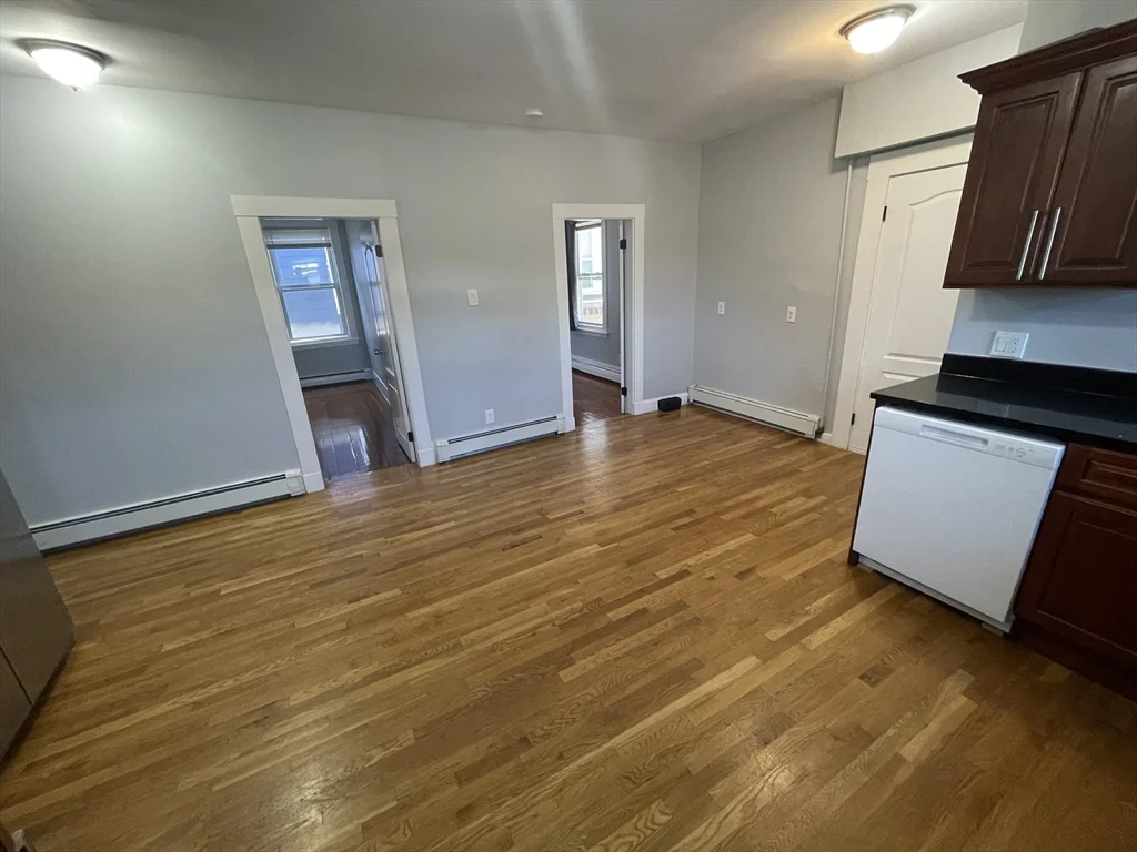 330 Western Ave, Riverside