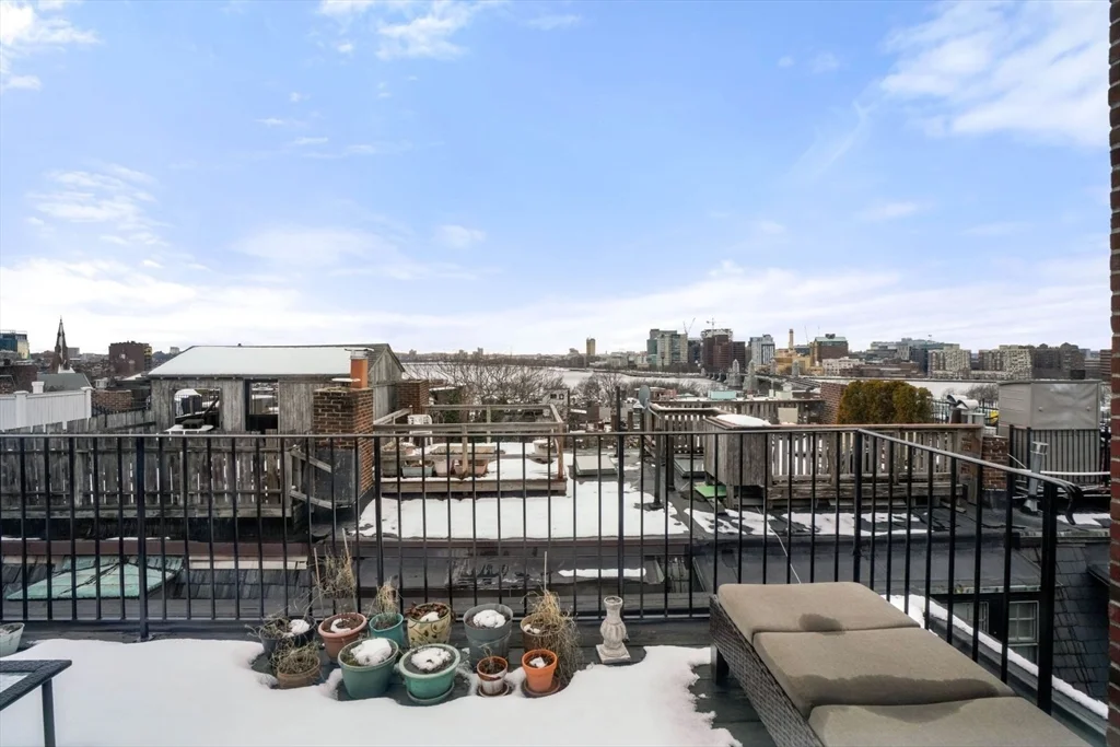 1 Goodwin Pl, Beacon Hill