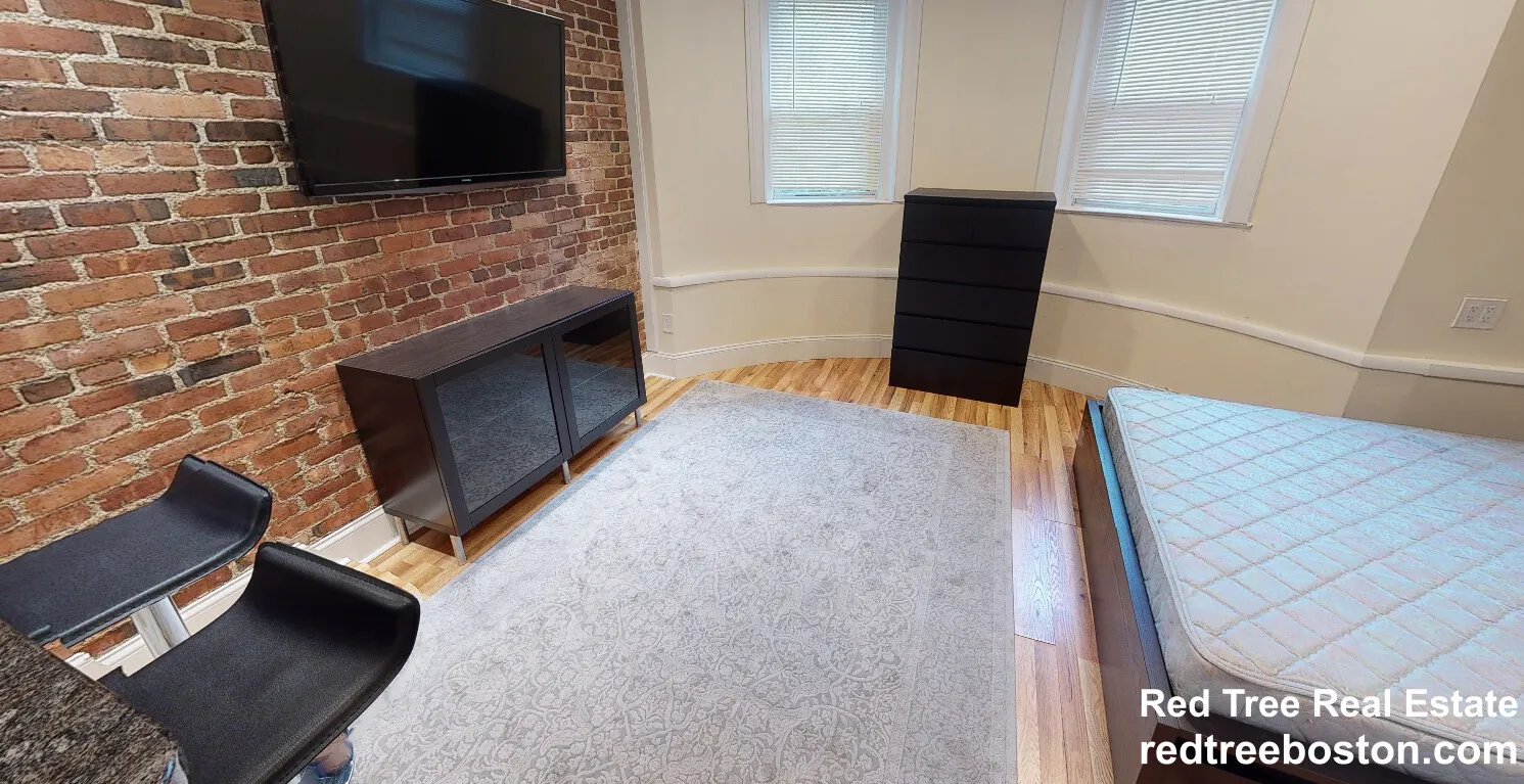 69 Babcock St, North Brookline